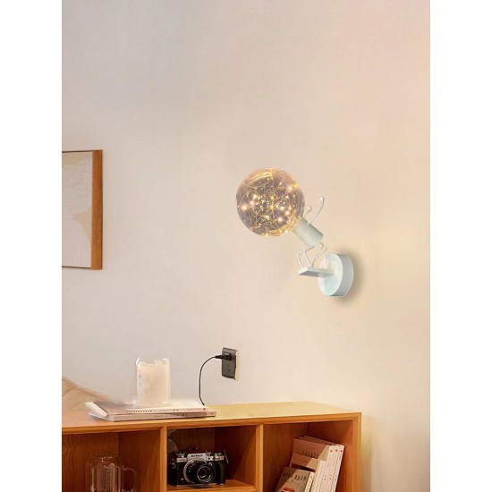 Aplica LED 8W Astronaut, 1 surse de iluminare, Echivalent 32W Aplica LED 8W Astronaut, 1 surse de iluminare, Echivalent 32W